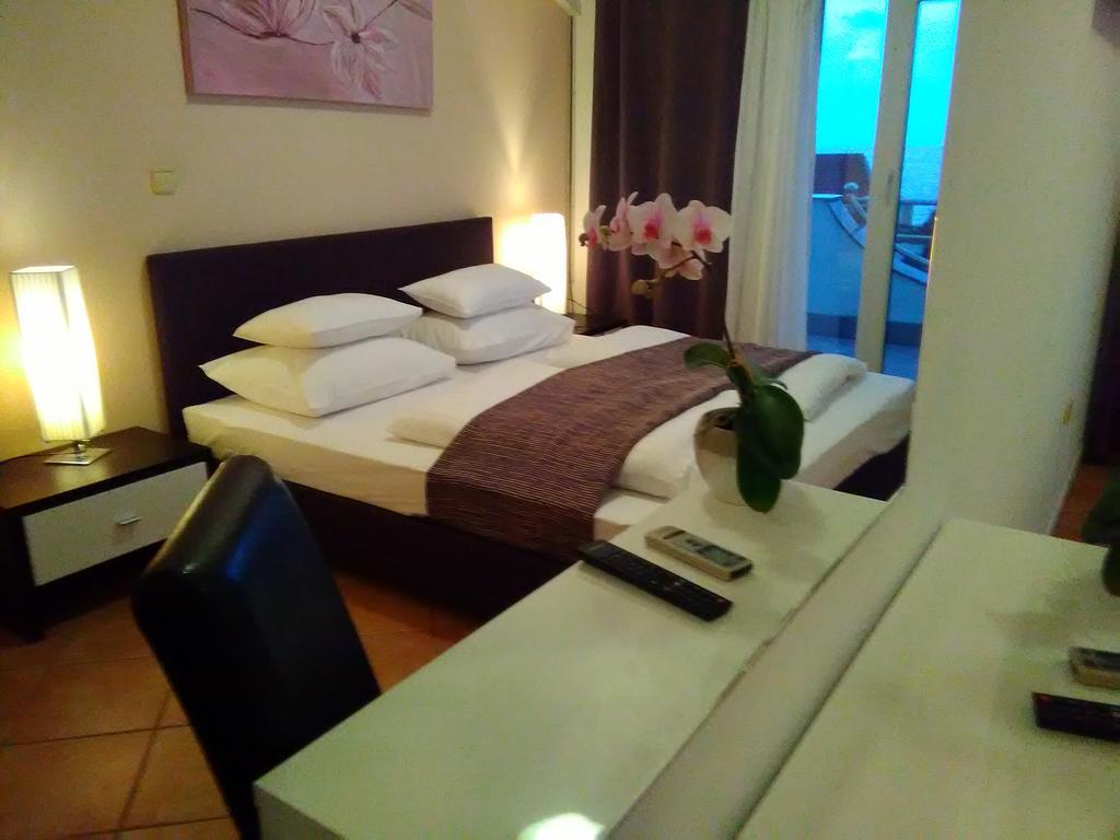 Guest House Garfild 2 Novi Vinodolski Esterno foto