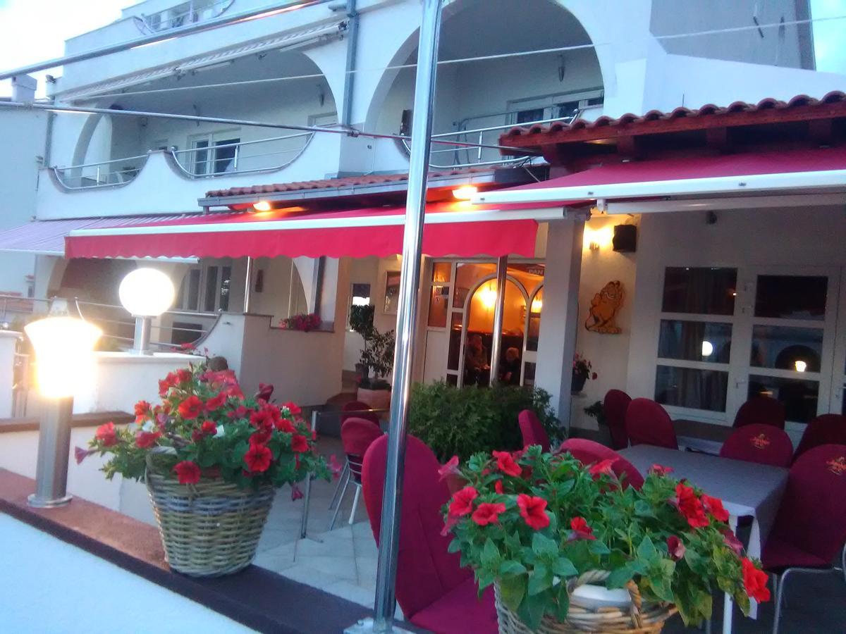 Guest House Garfild 2 Novi Vinodolski Esterno foto